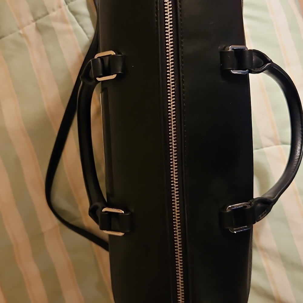 DONATED Calvin Klein - Picture 7 of 7